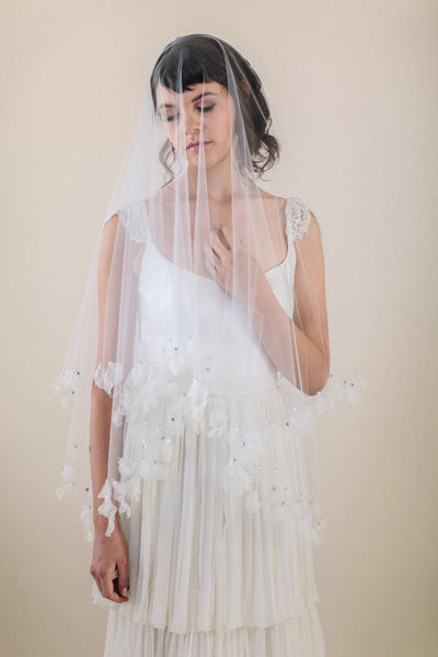 Petal Edged Square Veil #707V